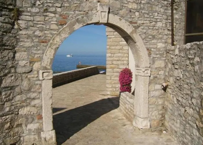 Tamaris, 600 M From The